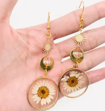 Bohemian Real Flower Daisy Pendant Earrings