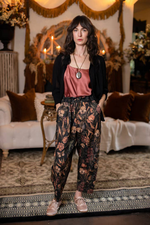 Momento Linen Crop Artist Pant Floral Print & Skull