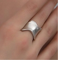 1216 Avens Silver Ring