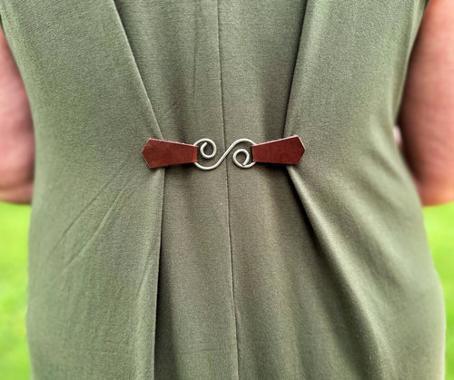 Silver & Brown Leather Swirl Dress & Cardigan Cinch Clip